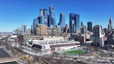 New York Skyline New York 'ta Manhattan' da. Şehir merkezinde göz kamaştırıcı. Turizm Tarihi Yer. New York Skyline, New York Birleşik Devletleri. Yükseklik Binaları.