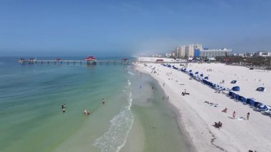 Clearwater Plajı, Clearwater, Florida Birleşik Devletleri. Plaj manzarası. Seyahat güzergahı. Meksika Körfezi Sahnesi. Clearwater Plajı, Clearwater, Florida Birleşik Devletleri. Ünlü İskele 60.