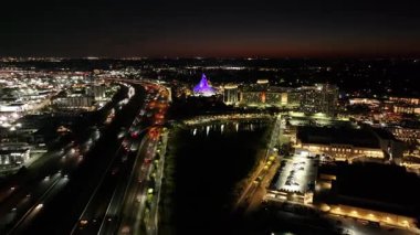 Orlando Skyline Orlando, Florida Birleşik Devletleri. Renkli Eğlence Parkı. Aydınlanmış Şehir. Gece Hayatı Manzarası. Florida Birleşik Devletleri. Orlando Skyline Florida 'da Orlando' da Birleşik Devletler.