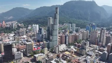 Kolombiya 'nın başkentinde Bogota Skyline. Metropolis Merkez Bölgesi. Çarpıcı şehir manzarası. Ofis binaları. Kolombiya 'nın başkentinde Bogota Skyline. Gökdelenler Sahnesi. Açık hava Skyline.