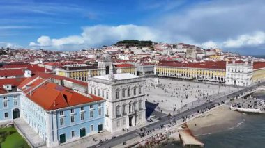 Lizbon 'daki Comercio Meydanı, Portekiz Bölgesi. Augusta Arch Sahnesi. Antik Şehir Manzarası. Portekiz, Lizbon 'da Comercio Meydanı. Tarihi Şehir Manzarası. Turizm Seyahat Manzarası.