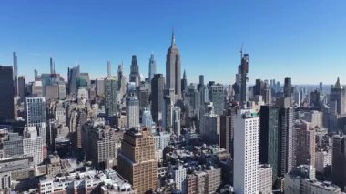 New York 'ta Manhattan' daki Empire State Binası. Şehir merkezinde göz kamaştırıcı. Turizm Tarihi Yer. New York 'taki Empire State Binası. Yükseklik Binaları.