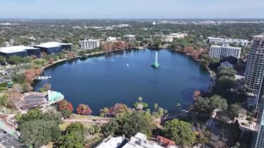 Florida, Orlando 'daki Eola Parkı. Yüksek Binalar Peyzajı. Finans Bölgesi. Orlando Florida Birleşik Devletleri 'nde. Şehir merkezinde. Şehir Açık Hava.