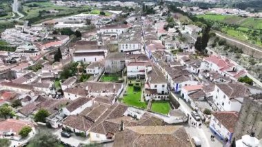 Leiria Portekiz 'deki Obidos Şatosu' nda. Old Town Skyline 'da. Ortaçağ Köyü. Güzel şehir manzarası. Leiria Portekiz 'deki Obidos Şatosu' nda. Kültür Geçmişi.
