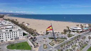 Valencia 'daki Las Arenas Plajı Valenciana İspanya. Çarpıcı şehir manzarası. Plaj manzarası. Highrise Binaları. Valencia 'daki Las Arenas Plajı Valenciana İspanya. Doğa Arkaplanı.