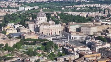 Lazio İtalya 'daki Roma' daki San Pedro Kilisesi. Vatikan Şehir Yüksek Açı Manzarası. San Pedro Meydanı Sahnesi. Lazio İtalya 'daki Roma' daki San Pedro Kilisesi. Katolik Kilisesi. Din geçmişi. Roma Skyline.