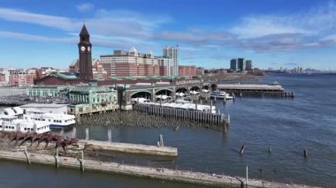 New Jersey, New Jersey 'deki Hoboken Terminali. Şehir merkezinde. Toplu taşıma terminali. New Jersey 'deki Hoboken Terminali. Tren İstasyonu Manzarası.