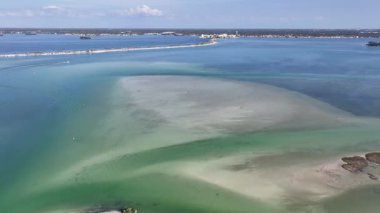 Florida 'da Clearwater' daki Balayı Adası Eyalet Parkı. Plaj manzarası. Eyalet Parkı. Seyahat güzergahı. Florida 'daki Clearwater' da Balayı Adası Eyalet Parkı.