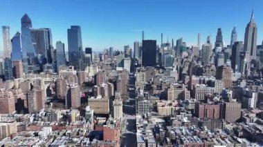 New York Skyline New York 'ta Manhattan' da. Şehir merkezinde göz kamaştırıcı. Turizm Tarihi Yer. New York Skyline, New York Birleşik Devletleri. Yükseklik Binaları.