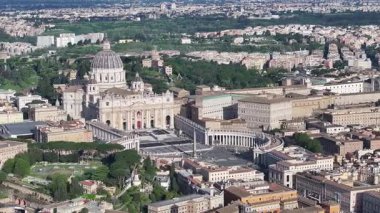 Vatikan Roma 'da Lazio İtalya' da. San Pedro Bazilikası Manzaranın üstünde. Katolik Kilisesi. Vatikan Roma 'da Lazio İtalya' da. San Pedro Meydanı Sahnesi. Dini geçmiş. Roma Skyline.