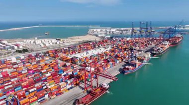 Valencia Limanı Valence Community İspanya. Yük Gemisi Sahnesi. Deniz Taşımacılığı. İspanya 'daki Valencia Limanı. Manzara değişimi. Ticaret Pazarı Sahnesi.