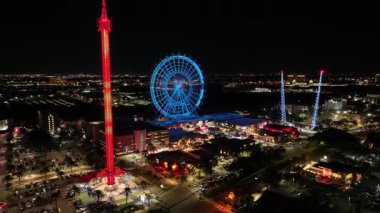 Florida, Orlando 'daki Icon Park. Aydınlatılmış Park. Evrensel Orlando Sahnesi. Gece Şehri Sahnesi. Florida Birleşik Devletleri. Florida, Orlando 'daki Icon Park, Birleşik Devletler.