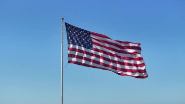 Amerika Birleşik Devletleri, Florida 'daki Saint Petersburg' da Amerikan Bayrağı. Usa Flag Sahnesi. Bayrak Dalgası Sahnesi. Vatansever Usa Peyzajı. Amerika Birleşik Devletleri Florida 'da Saint Petersburg' da Amerikan Bayrağı.