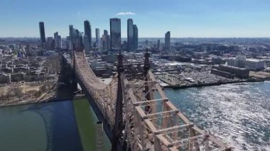 New York Skyline New York 'ta Manhattan' da. Queensboro Köprüsü Sahnesi. Çarpıcı şehir manzarası. New York Skyline, New York Birleşik Devletleri. Yüksek Binalar Manzarası.