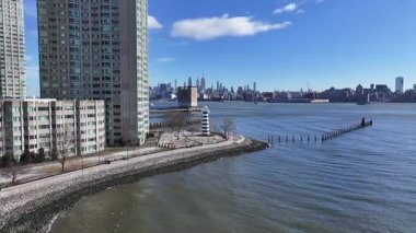 New Jersey 'deki Jersey City' deki Deniz Feneri Noktası. Highrise Binaları Sahnesi. New York şehir merkezi. New Jersey 'deki Deniz Feneri Noktası. Sahil Kenarı Manzarası.
