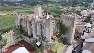 Leiria Portekiz 'deki Obidos Şatosu' nda. Old Town Skyline 'da. Ortaçağ Köyü. Güzel şehir manzarası. Leiria Portekiz 'deki Obidos Şatosu' nda. Kültür Geçmişi.