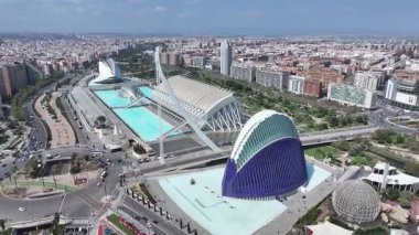 Valencia 'daki Bilim Müzesi Valenciana İspanya. Gelecekçi Şehir Manzarası. Bilim Müzesi. Valencia, Valenciana İspanya 'da. Turizm Tarihi Yer. Büyüleyici Skyline.