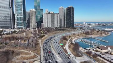 Chicago Skyline Illinois 'de Chicago' da. Highrise İnşaat Sahnesi. Şehir merkezi manzarası. Illinois 'de Chicago Skyline. İş Bölgesi. Doğa Parkı Sahnesi.