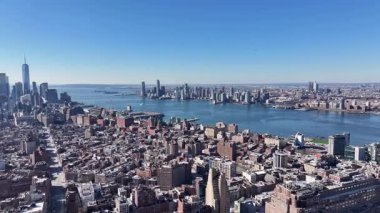 New York 'un merkezinde, New York' ta, Manhattan 'da. Highrise Binaları Sahnesi. Güzel şehir manzarası. New York 'un merkezinde, New York' ta. Sahil Kenarı Manzarası.