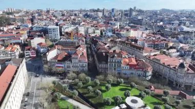 Porto Bölgesi Portekiz 'deki Porto Skyline' da. Şehir merkezinde. Ortaçağ Binaları. Tarihi Şehir Sahnesi 'nde. Portekiz 'de Porto Skyline. Portekiz Skyline 'ı. Seyahat Alanı.