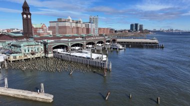 Erie Lackawanna Rayway New Jersey 'de Jersey City' de. Şehir merkezinde. Ulaşım Terminali. New Jersey 'den Erie Lackawanna Rayway. Demiryolu Manzarası.