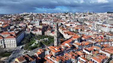 Porto Portekiz 'in Porto bölgesindeki Porto Skyline' da. Şehir merkezinde. Ortaçağ Binaları. Tarihi Şehir Sahnesi 'nde. Portekiz 'de Porto Skyline. Portekiz Skyline 'ı. Seyahat Alanı.