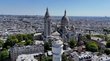 Fransa 'da Paris' teki Sacre Coeur Kilisesi. Dini Sahne. Paris Şehri Peyzajı. Fransa İle 'deki Paris' teki Sacre Coeur Kilisesi. Sacre Coeur Tapınağı. Kültür Mirası.