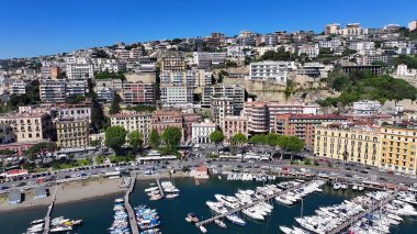 Napoli Skyline Campania İtalya 'da Napoli' de. Şehir merkezindeki şehir manzarası. Napoli Körfezi manzarası. Napoli Skyline Campania İtalya 'da. Güzel Skyline. Sahil şeridi manzarası. Plaj manzarası.