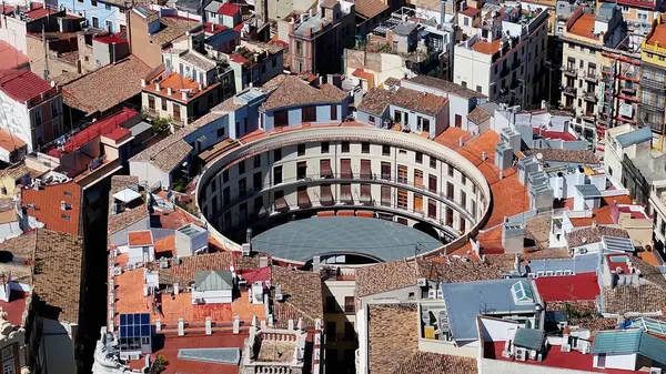 Valencia 'da Valenciana İspanya' nın Comunidad meydanında. Eski Şehir Manzarası. Şehir merkezinde. Valencia, Valenciana İspanya 'da. Turia Gardens 'ın silüeti. Güzel Şehir Manzarası.