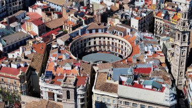Valence Community İspanya 'daki Valencia Meydanı' nda. Ortaçağ Binaları Sahnesi. Şehir merkezindeki şehir manzarası. Valence Community İspanya 'da Valencia. Kültür Mirası Skyline. Şehir Sahnesi.