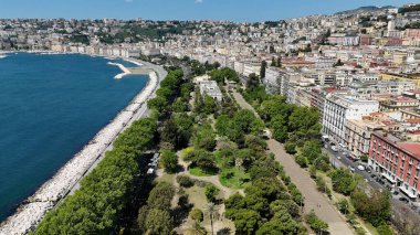 Napoli Skyline Campania İtalya 'da Napoli' de. Şehir manzarası manzarası. Şehir merkezinde. Napoli Skyline Campania İtalya 'da Napoli' de. Kültür Mirası Skyline. Güzel Metropolis. İtalya Manzarası.