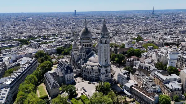 Fransa 'da Paris' teki Sacre Coeur Kilisesi. Sacre Coeur Tapınağı. Paris Skyline Sahnesi. Fransa İle 'deki Paris' teki Sacre Coeur Kilisesi. Katolik dini. Turizm Tarihi Yer.