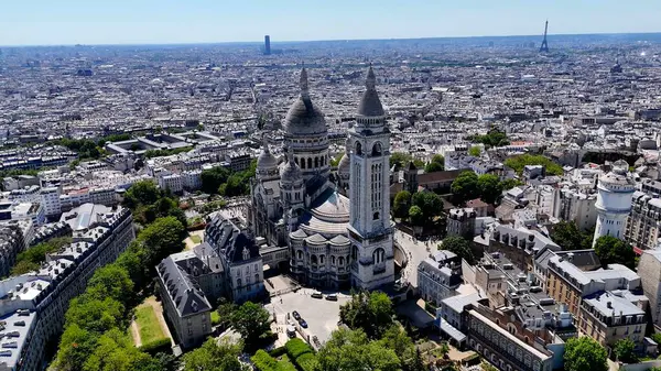 Fransa 'da Paris' teki Sacre Coeur Kilisesi. Sacre Coeur Tapınağı. Paris Skyline Sahnesi. Fransa İle 'deki Paris' teki Sacre Coeur Kilisesi. Katolik dini. Turizm Tarihi Yer.