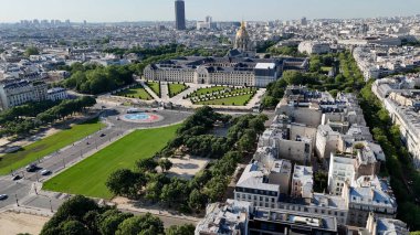 Fransa 'daki Paris Ile De France' daki Des Invalides Müzesi. Des Invalides Tapınağı. Paris Skyline Sahnesi. Fransa 'nın Ile şehrinde Paris' teki Des Invalides Müzesi. Güzel Kordon. Turizm Tarihi Yer.