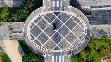 Barselona İspanya 'daki Sardenya Kavşağı. Meşhur döner kavşak. Şehir merkezindeki şehir manzarası. Top View Geçidi. İspanya 'daki Sardenya Kavşağı. Barselona Sokak Sahnesi.