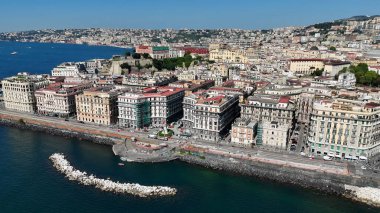Napoli Skyline Campania İtalya 'da Napoli' de. Şehir manzarası manzarası. Şehir merkezinde. Napoli Skyline Campania İtalya 'da. Napoli Körfezi Skyline. Güzel sahil şeridi. İtalya Manzarası.