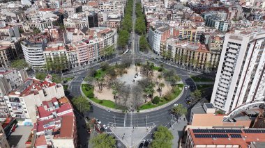 Barcelona Skyline Katalonya İspanya Topluluğu 'nda. Highrise Binaları Sahnesi. Şehir merkezindeki şehir manzarası. Barselona Katalonya Topluluğu İspanya. Katalonya gökyüzü. Bölgesel Hava Görünümü.