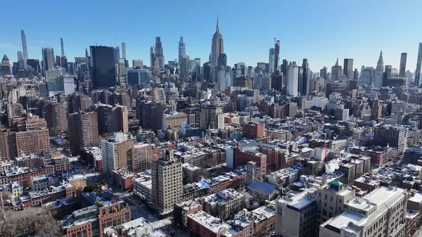 New York Skyline New York 'ta Manhattan' da. Şehir merkezinde göz kamaştırıcı. Turizm Tarihi Yer. New York Skyline, New York Birleşik Devletleri. Yükseklik Binaları.