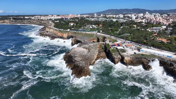 Cascais Skyline Lizbon 'un Cascais bölgesinde. Plaj manzarası. Turizm Tarihi Yer. Şehir manzarası hava manzarası. Cascais Skyline Lizbon 'un Cascais bölgesinde..