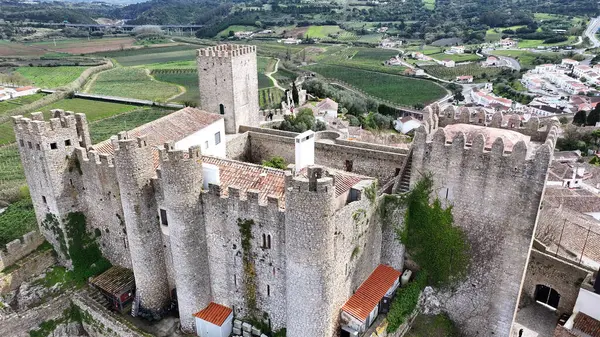Leiria Portekiz 'deki Obidos Şatosu' nda. Old Town Skyline 'da. Ortaçağ Köyü. Güzel şehir manzarası. Leiria Portekiz 'deki Obidos Şatosu' nda. Kültür Geçmişi.