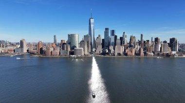 New York 'un merkezinde, New York' ta, Manhattan 'da. Şehir merkezinde. İş Bölgesi Sahnesi. New York 'un merkezinde, New York' ta. Bir Dünya Ticaret Merkezi Binası.