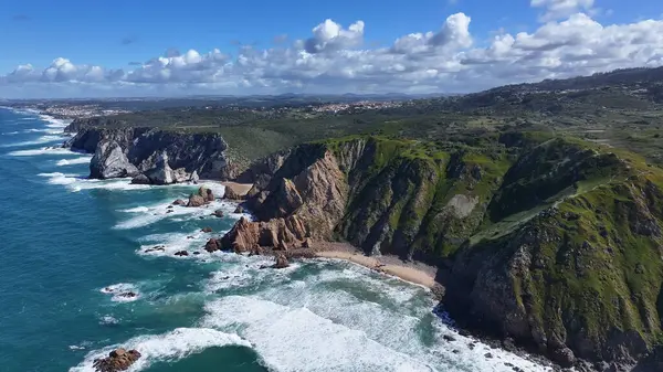Lizbon 'un Sintra bölgesindeki Cabo Da Roca Skyline' da. Sahil Skyline. Doğa manzarası. Yaz Gezisi. Lizbon 'un Sintra bölgesindeki Cabo Da Roca Skyline' da. Tropikal Manzara.