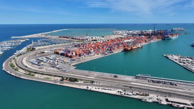 Valencia Limanı Valencia, İspanya Halk Cumhuriyeti. Yük Gemisi Sahnesi. Deniz Taşımacılığı. İspanya 'daki Valencia Limanı. Manzara değişimi. Ticaret Pazarı Sahnesi.