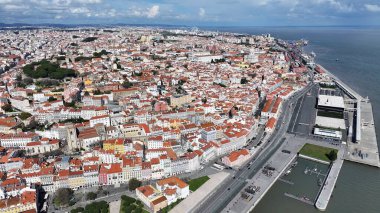 Lizbon 'daki Lizbon Bölgesi' nde Lizbon Skyline. Ortaçağ İnşaat Sahnesi. Antik Şehir Manzarası. Lizbon Skyline Portekiz 'de. Tarihi Şehir Manzarası. Turizm Seyahat Yeri.