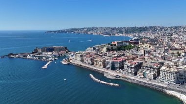 Napoli Skyline Campania İtalya 'da Napoli' de. Coastal City. Seascape Körfezi Suyu. Napoli Skyline Campania İtalya 'da Napoli' de. Göz kamaştırıcı Skyline. Güzel sahil şeridi. İtalya Manzarası.