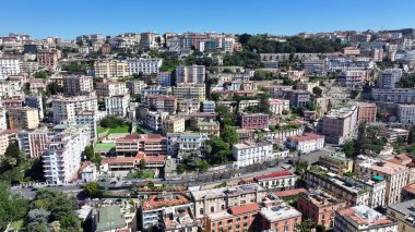 Napoli Skyline Campania İtalya 'da Napoli' de. Highrise Binaları Sahnesi. Şehir merkezindeki şehir manzarası. Napoli Skyline Campania İtalya 'da. Napoli Skyline. Bölge Havacılık Manzarası. İtalya Skyline.
