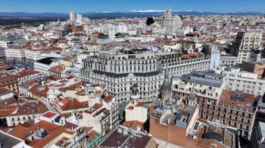 Madrid 'deki Madrid Skyline İspanya Topluluğunda. Ortaçağ Binaları Sahnesi. Şehir merkezindeki şehir manzarası. Kültür Mirası Skyline. İspanya 'da Madrid Skyline. Şehir Sahnesi.