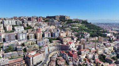 Napoli Skyline Campania İtalya 'da Napoli' de. Highrise Binaları Sahnesi. Şehir merkezindeki şehir manzarası. Napoli Skyline Campania İtalya 'da. Napoli Skyline. Bölge Havacılık Manzarası. İtalya Skyline.