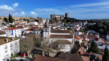 Leiria Portekiz 'deki Obidos Köyü' nde. Old Town Skyline 'da. Ortaçağ Binaları Sahnesi. Güzel şehir manzarası. Leiria Portekiz 'deki Obidos Köyü' nde. Kültür Mirası.