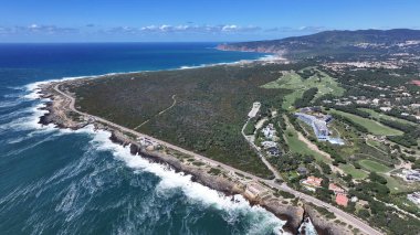 Cascais Skyline Lizbon 'un Cascais bölgesinde. Sahil Skyline. Doğa manzarası. Yaz Gezisi. Cascais Skyline Lizbon 'un Cascais bölgesinde. Tropikal Manzara.